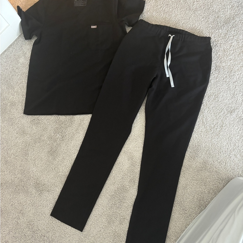 Figs Mens Black Scrubs - Picture 2 of 2